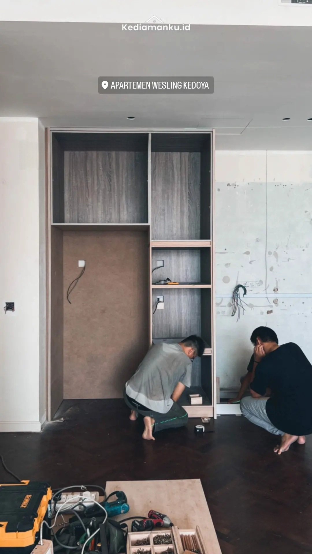 Pemasangan kabinet dan rak